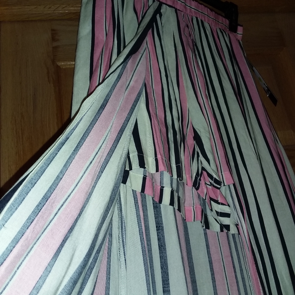 Shorts with Long Backing - Picture 5 of 9
